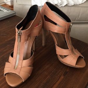 Jessica Simpson heels size 6